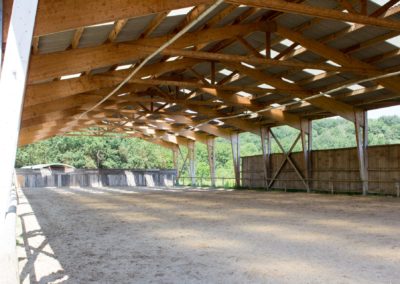 Le manège de 60 x 20 m - Les Écuries du Vallon